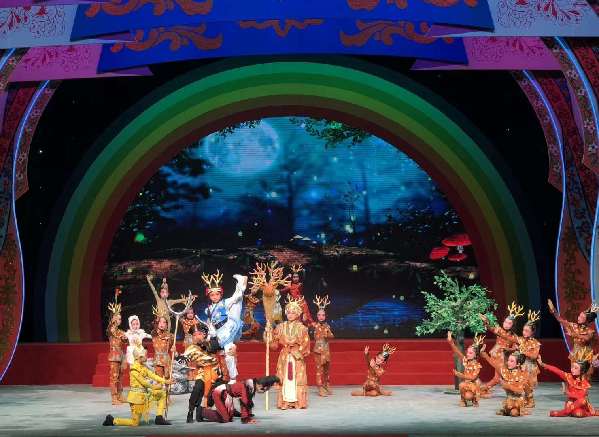 彰显戏曲进校园教育成果，第十届“国戏杯”学生戏曲大赛颁奖