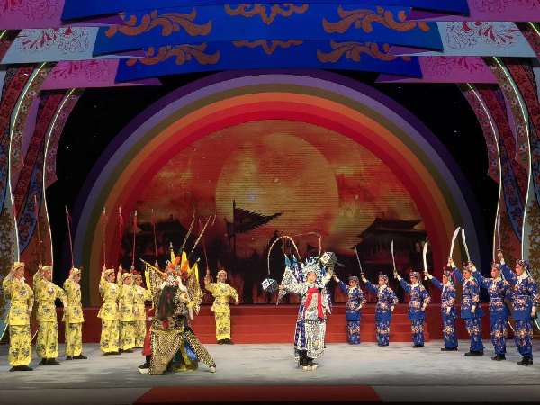 彰显戏曲进校园教育成果，第十届“国戏杯”学生戏曲大赛颁奖