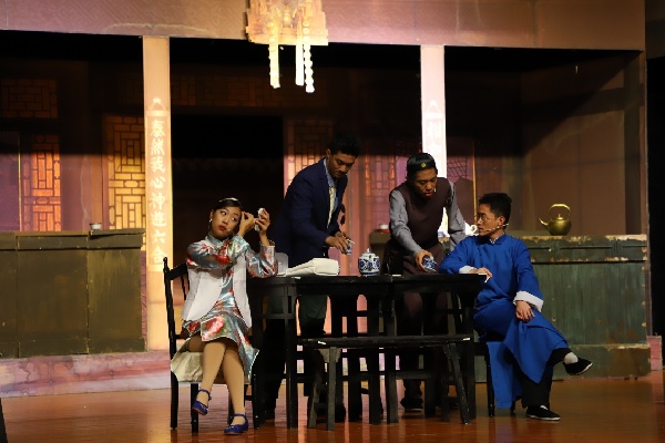 北师大三所附校联袂展演话剧《茶馆》，让文学经典“活”起来