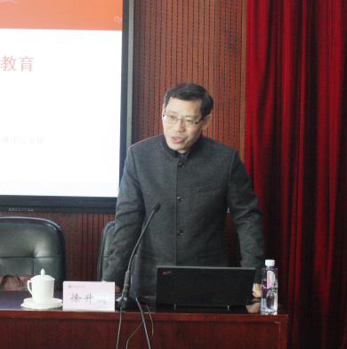 中小学图书馆发展关系到阅读育人事业的成败