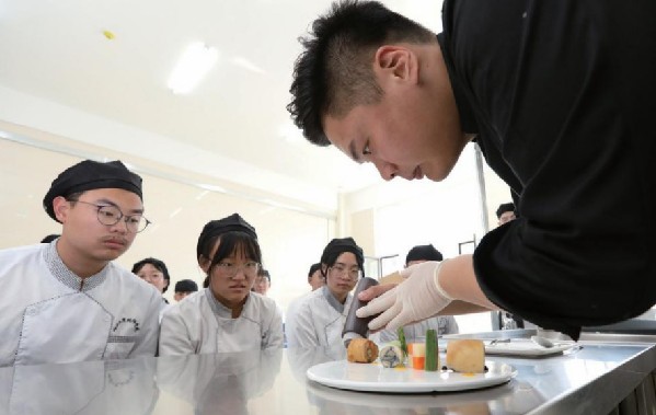 张大山：变“传统餐饮”为“智慧餐饮”人才是关键