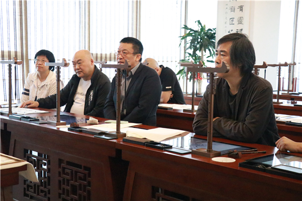 中国国家画院书法篆刻所专家组莅临华文众合调研指导，深度座谈智慧书法美育发展