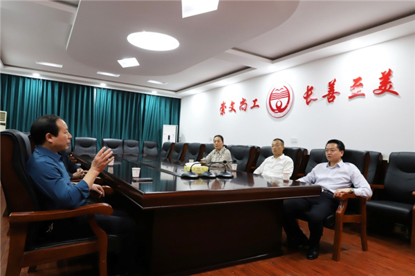 湖南省岳阳市人民政府副市长黄伟雄调研湘阴县职业教育发展现状