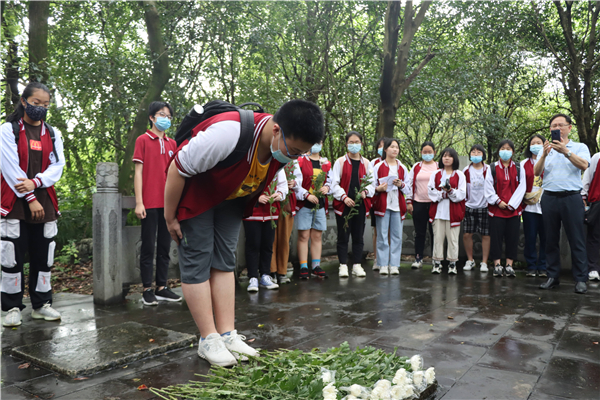 那一抹动人的红色——桂林市桂林中学红色教育探索