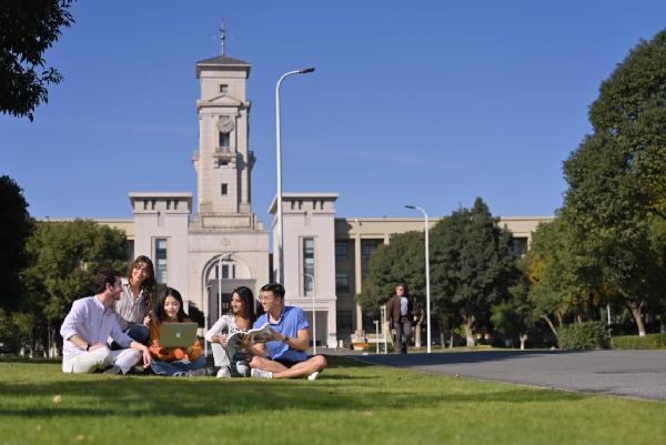 多措并举，宁波诺丁汉大学交出毕业生三高优异答卷