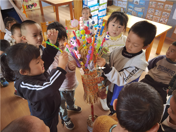 冰糖葫芦，串起趣味童年——贵州省遵义市正安县和溪镇杉木坪小学开展创意教学活动