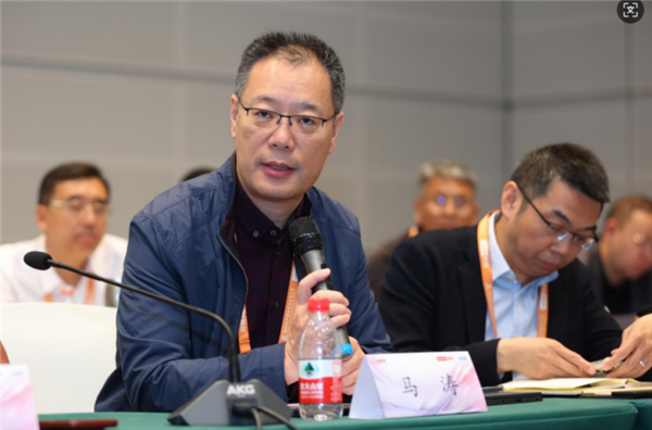 这不只是一场技术的狂欢，更是一场教育的觉醒：教育专家、科技企业、 各地校长共话“AI教育如何落地生根”