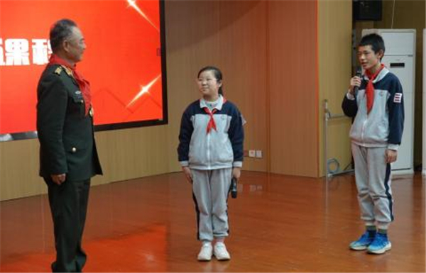 听英雄故事 传爱国精神——首都师范大学附属花园小学开展思政讲堂活动