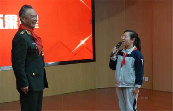 听英雄故事 传爱国精神——首都师范大学附属花园小学开展思政讲堂活动