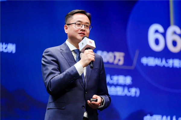 华为携手北京理工大学揭牌全球首个人工智能实践实验室（AIPL）