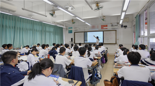 从“被动响应”到“主动预警”,筑牢校园安全防线——广州市第八十六中学启用希沃智能安防系统 从“被动响应”到“主动预警”,筑牢校园安全防线——广州市第八十六中学启用希沃智能安防系统