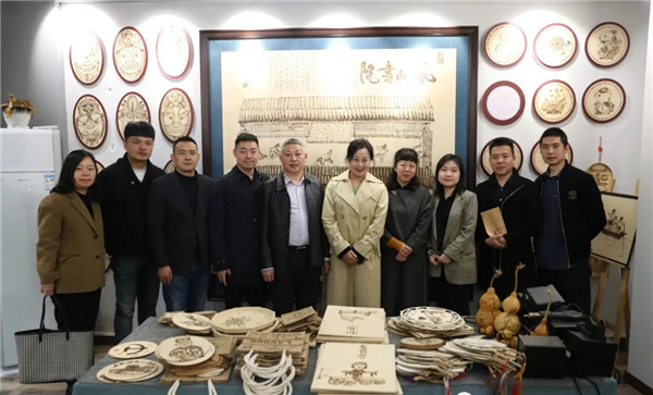 铁笔烙乡土美育润童心——重庆市巫溪县城厢小学以非遗烙画深耕乡村美育新实践 铁笔烙乡土美育润童心——重庆市巫溪县城厢小学以非遗烙画深耕乡村美育新实践