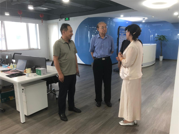 聚焦职教数字化安全转型 行业专家调研校园本地AI落地实践路径 聚焦职教数字化安全转型 行业专家调研校园本地AI落地实践路径