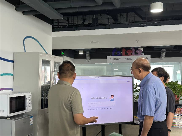 聚焦职教数字化安全转型 行业专家调研校园本地AI落地实践路径 聚焦职教数字化安全转型 行业专家调研校园本地AI落地实践路径